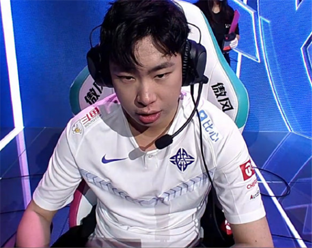 es获胜后说到rng,wink的表态意味深长,还用上了阿水的梗-英雄联盟官方