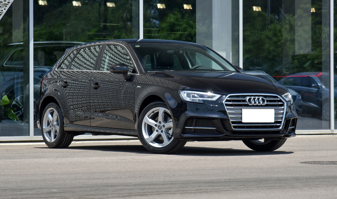 奥迪最"实惠"车型,起步18.92万,现直降14.3万,后悔买早了雅阁