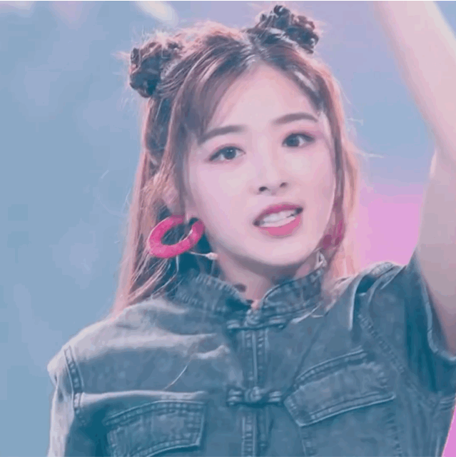 万茜|万茜，以一己之力拉垮浪姐收视的真皇族…