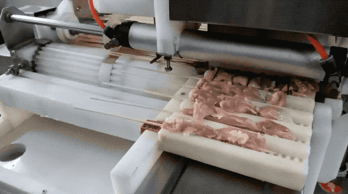 烤串|烤串还靠人工串肉？来看串肉机器解放双手！