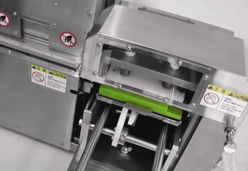 烤串|烤串还靠人工串肉？来看串肉机器解放双手！