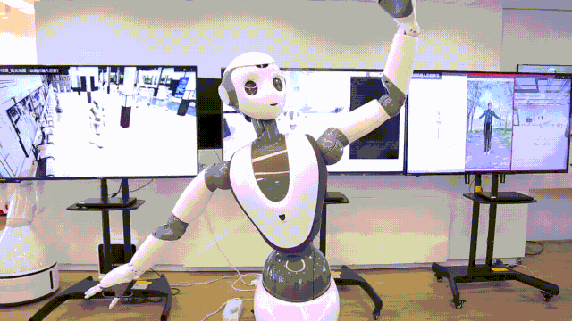 搭载广和通5g模组的云端智能机器人亮相gsma thrive