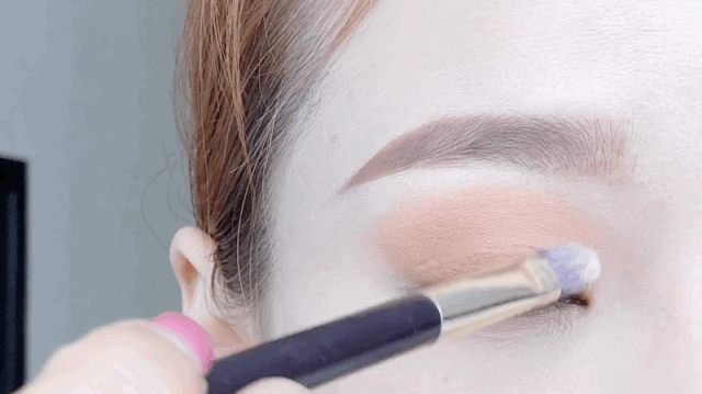 cutcrease截断式眼妆这样画超简单