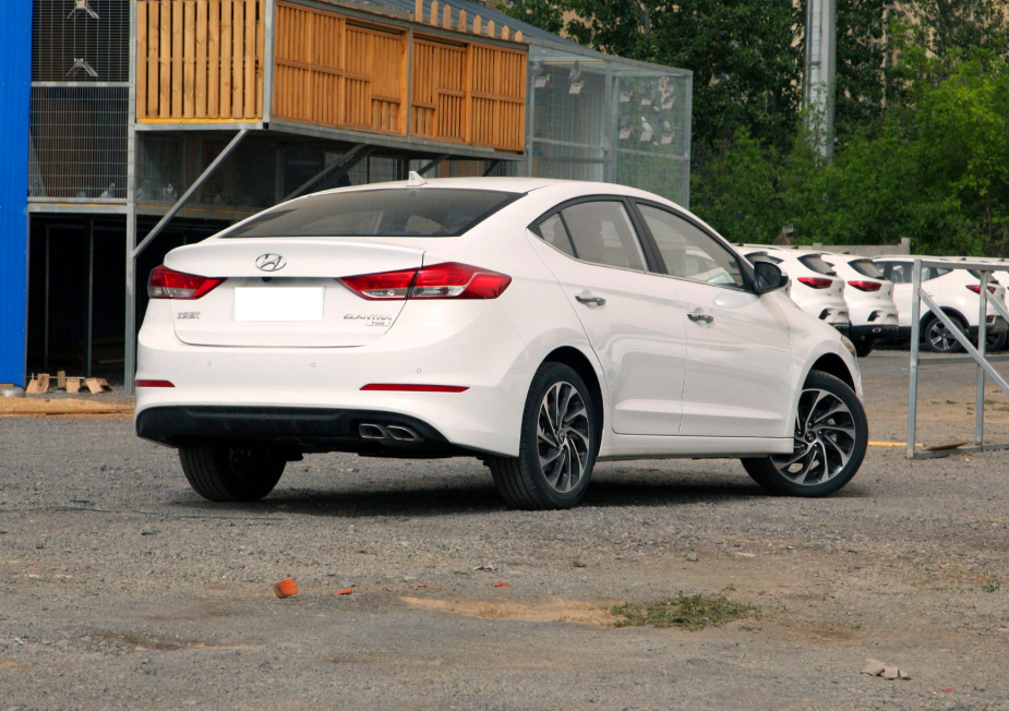 全新现代领动上市,比日产轩逸帅气,百公里油耗5.1l,10.98万起