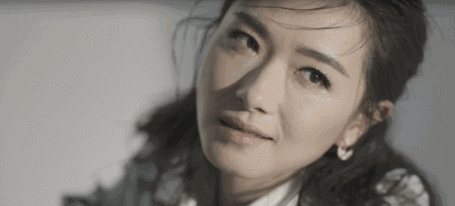 万茜|“姬圈扛把子”万茜泪崩：又A又飒的她，原来也有不为人知的一面