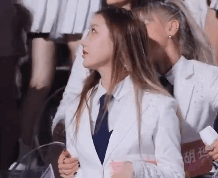 火箭少女101|每个光芒万丈的成团夜，背后其实都是虐粉现场！