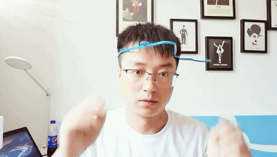 衣架|衣架套在头上，会有一股神秘力量让头转动，这到底是怎么回事？