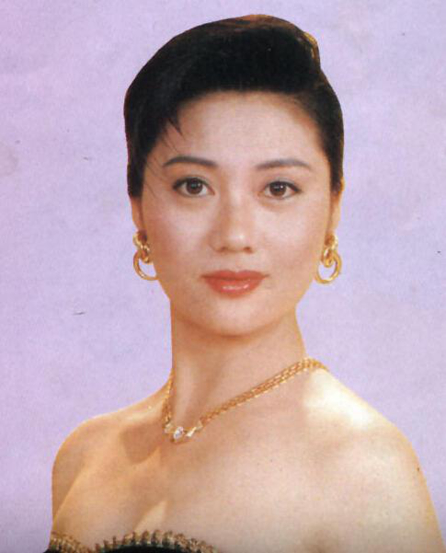 1998年,著名主持人暴死豪宅,巨额财产引质疑,2滴血迹"暗藏玄机"