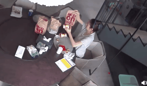 安以轩|安以轩点麦当劳外卖被烫伤 现场画面曝光十分惊险