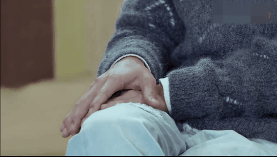 易立竞|揭万茜“假面”，让伊能静翻车，黄圣依在她面前收敛锋芒，易立竞何方神圣？