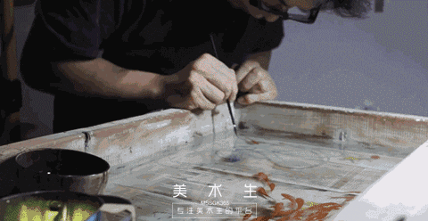 日本人|这个“变态”的日本人，画了12年的金鱼，把金鱼画活了