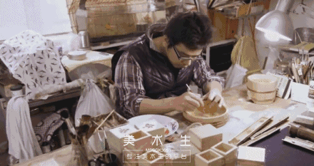 日本人|这个“变态”的日本人，画了12年的金鱼，把金鱼画活了