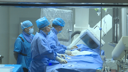 为先天性心脏病,家长考虑其年龄小,怕今后影响身体发育,就未实施手术