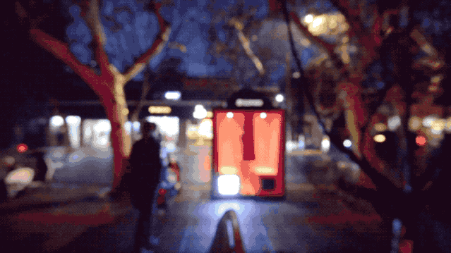 电话亭|除了不能打电话，现在的电话亭什么都能做