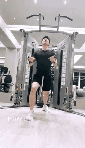 何超莲|何超莲送别赌王后首更新动态，曝光窦骁入住三太豪宅同居“试婚”