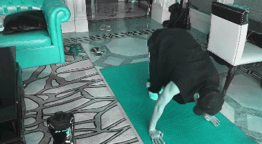 接着奏乐接着舞刘皇叔蹦迪火爆全网一张健身照让他锋芒毕露