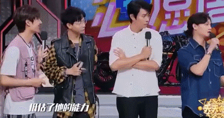 王一博|王一博被低估导致摔车，被韩东君曝他打呼噜，精准回击展现兄弟情