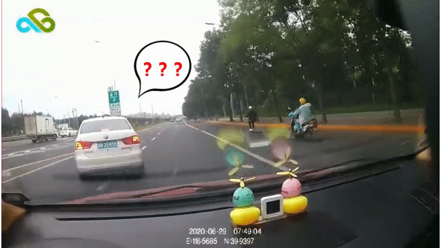 北京|车牌倒挂，道路逆行，你们当北京的大马路是自己家的呢？