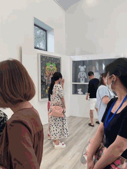 范冰冰|范冰冰发文充满负能量？被指情绪低落的她消瘦露面与母亲逛美术馆