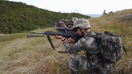 一枪毙"敌"!多图带你一睹狙击手的飒爽英姿