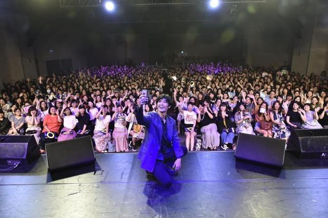 三浦春马|她在脸书悲痛发文，3问三浦春马：不是说希望成为一个好爸爸吗？