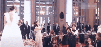 友谊|你看错姐姐了，我们乘风破浪从不靠撕：别再对女性友谊抱有偏见