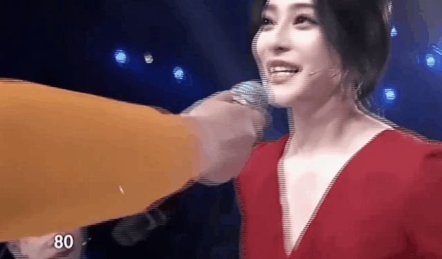 时尚女王|“时尚女王”要回来了？范冰冰再登杂志封面，凭一人之力组女团