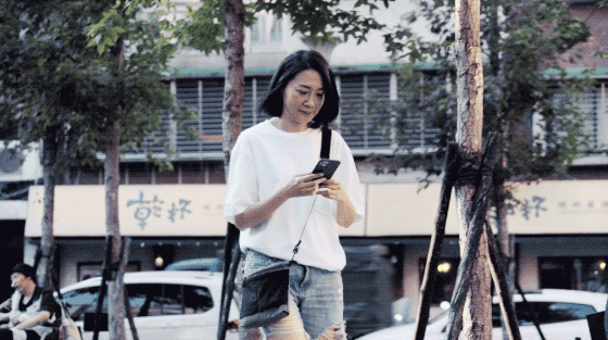 曲家瑞|她55岁身兼数职，坚持只恋爱不结婚：我的经济和能力都不输男人