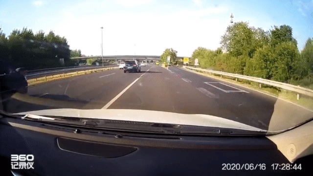 北京|车牌倒挂，道路逆行，你们当北京的大马路是自己家的呢？