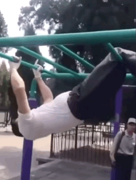 健身房|这届老年人健起身来，简直“野”到头皮发麻！就问你服不服哈哈哈