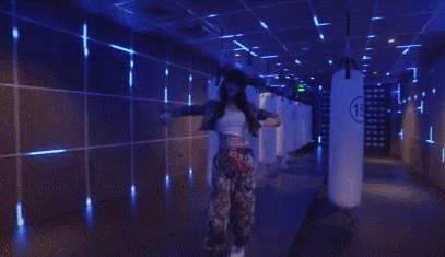 李小璐|李小璐穿露脐装大秀热舞：你继续讨厌，我热爱，跳得不好也不放弃