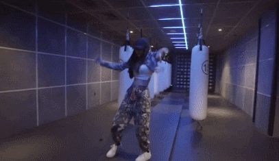 李小璐|李小璐穿露脐装大秀热舞：你继续讨厌，我热爱，跳得不好也不放弃