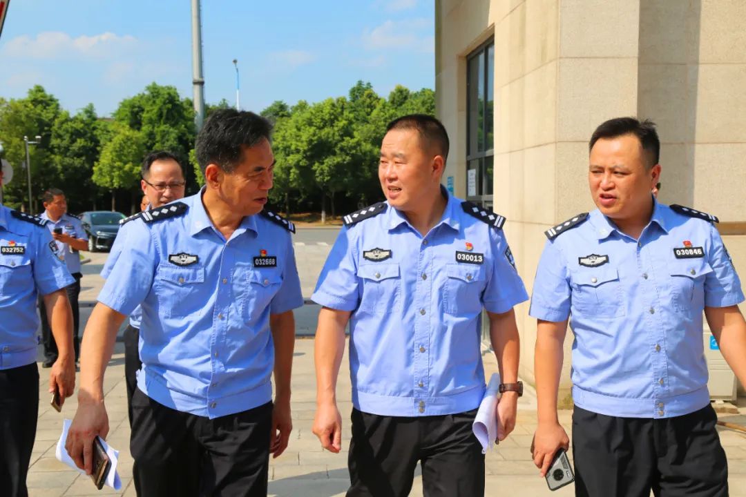 成良池同志督导检查我市公务员录用考试安保工作并视察县域警务城市快