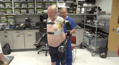 李嘉诚|身价30亿却终身未婚，一项发明拯救10亿人，李嘉诚称他为唯一偶像