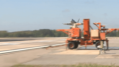 日本_军事|日本政府斥巨资购岛建美军基地，26万人联名反对！