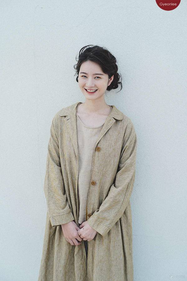 许泽希@ja_makeup 发型:rea @ja_makeup 服装:可然定制 模特:leanne