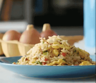 蛋炒饭|看完国外的蛋炒饭教学，我家狗子连夜给我做了四菜一汤