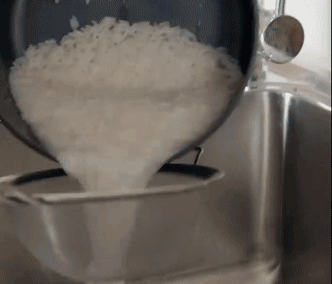 蛋炒饭|看完国外的蛋炒饭教学，我家狗子连夜给我做了四菜一汤