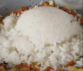 蛋炒饭|看完国外的蛋炒饭教学，我家狗子连夜给我做了四菜一汤