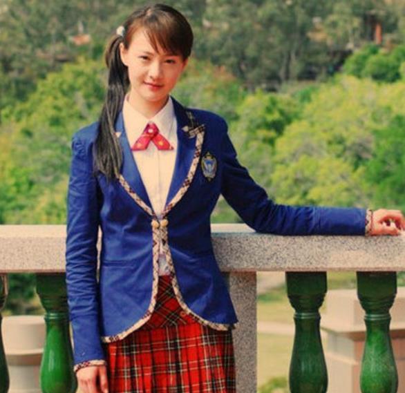 郑爽实力宠粉发错货后送粉丝13万项链当补偿爱占便宜是假象