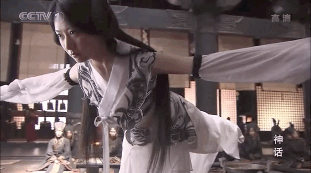 白冰|哭上热搜都是演的吗？她怕是浪姐里最心机的两面派了…