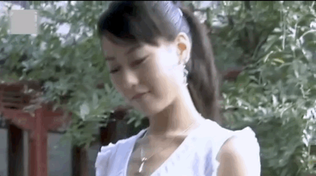 白冰|哭上热搜都是演的吗？她怕是浪姐里最心机的两面派了…