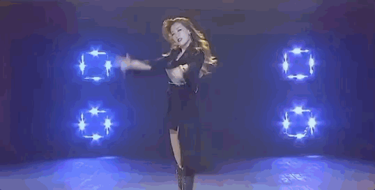 白冰|哭上热搜都是演的吗？她怕是浪姐里最心机的两面派了…