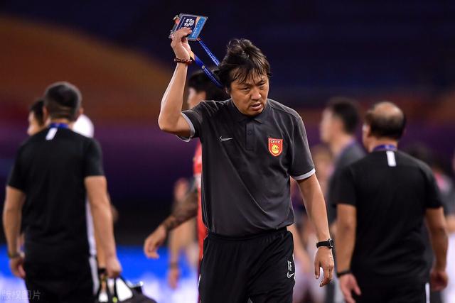 华夏遭逼平主帅想甩锅谢峰最后失球责任在助理教练
