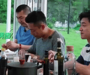 小s|大S教你调教老公！在剥虾这件事上，小S是怎么输给大S的？