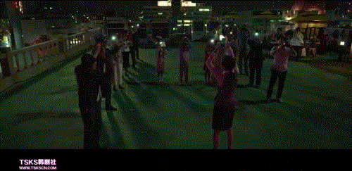 票房|韩国票房冠军，居然是个大烂片