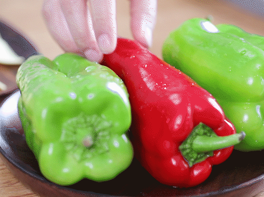 辣椒>豌豆>菠菜>南瓜>胡萝卜.