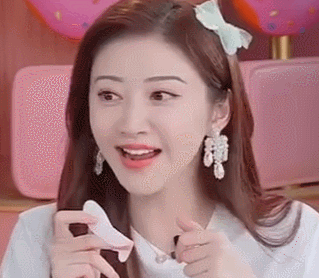 整容|她居然公开了自己整容的黑历史？