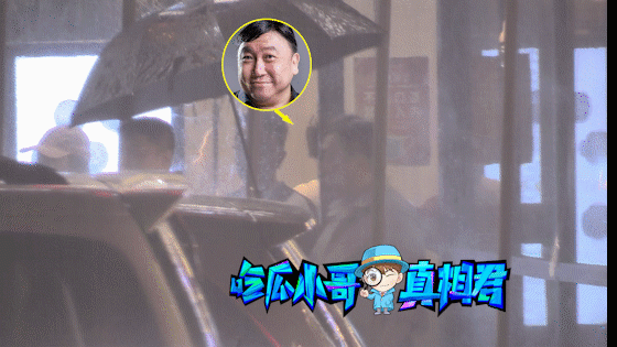 王晶|65岁王晶夜会长腿美女，全程灿笑步伐急促同回酒店，贴心照顾行为亲密