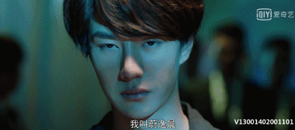 王一博|王一博跨界演喜剧，尔冬升幕后坐镇，献出摸脸杀却被女生抽巴掌